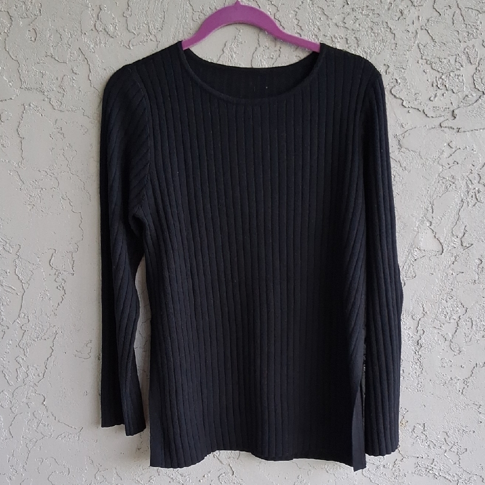 Black Ribbed Women's Sweatshirt